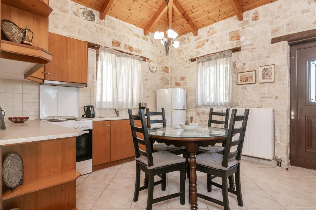 Vozas - Traditional With Great View Villa