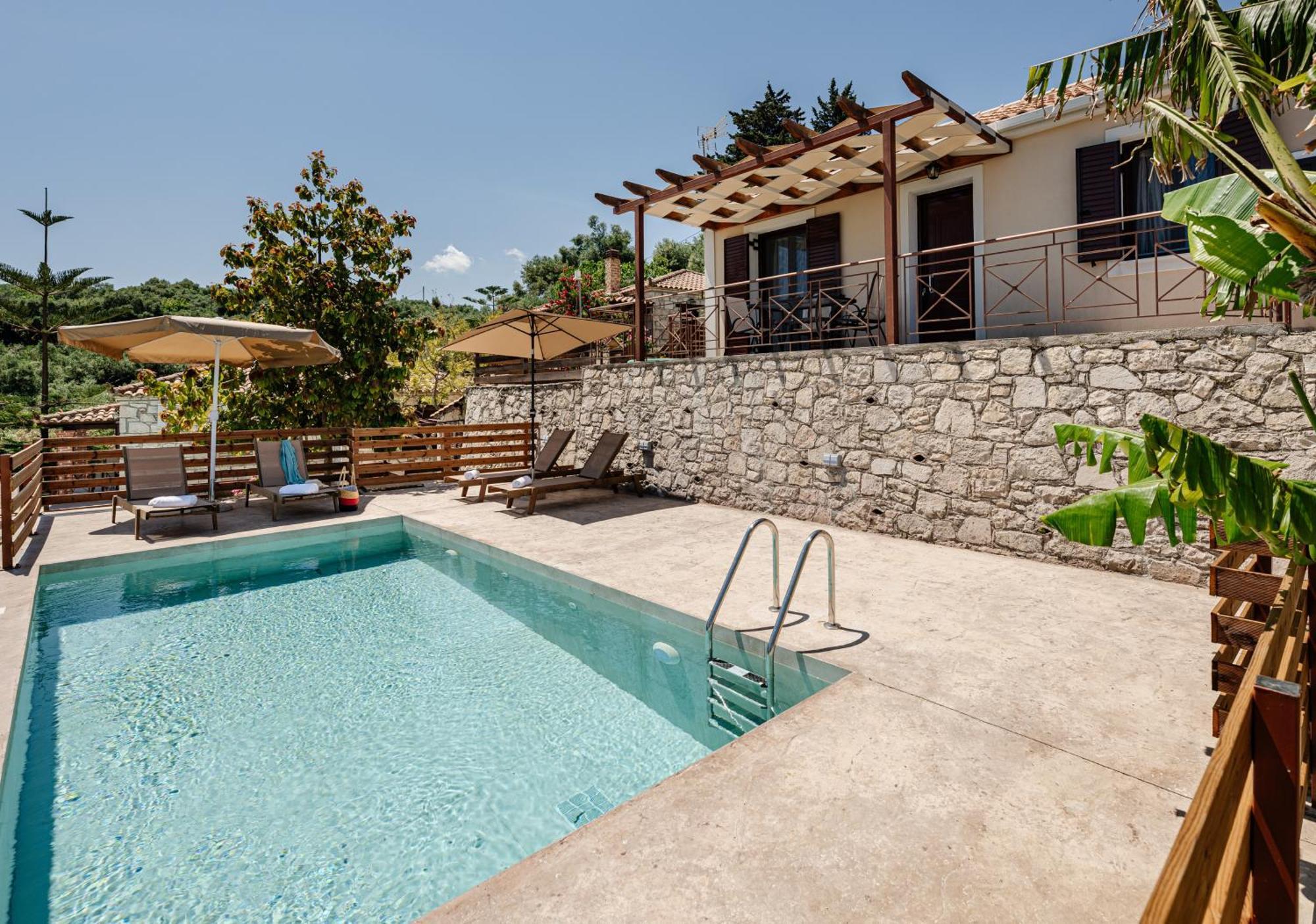 Villa Vozas - Traditional With Great View *